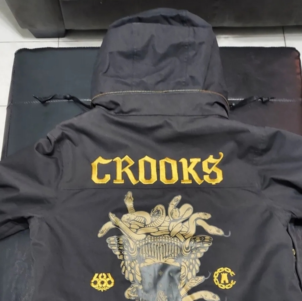 Crooks And Castles X 686 Snowboarding Parka Jacket Black Medium Excellent shape!